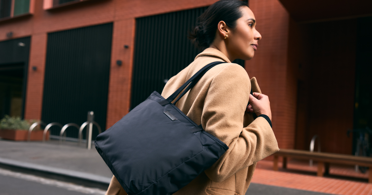 バッグ TOKINII Bellroy Tokyo Sidebag - simple & compact sling for all your