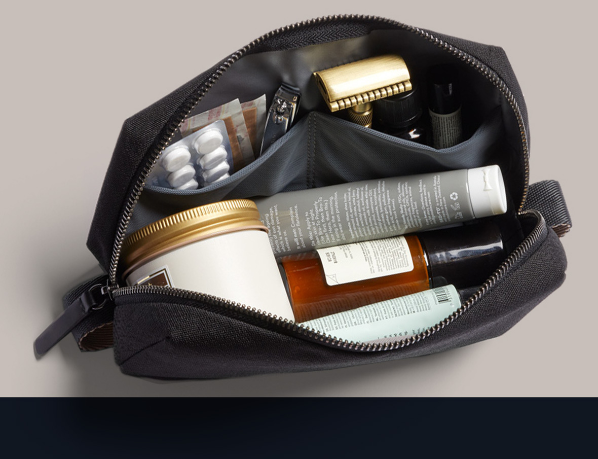 Toiletry Kit | トラベルポーチ、綺麗にしやすいライニング＆構造