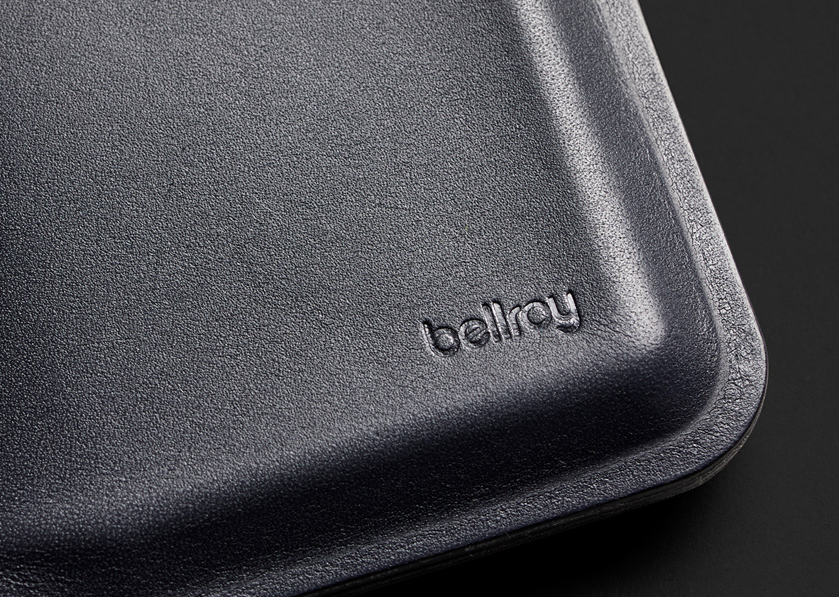 【色: Onyx】Bellroyベルロイ Apex Slim Sleeve -