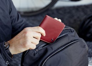  Bellroy Hide & Seek Wallet (Slim Leather Bifold Design