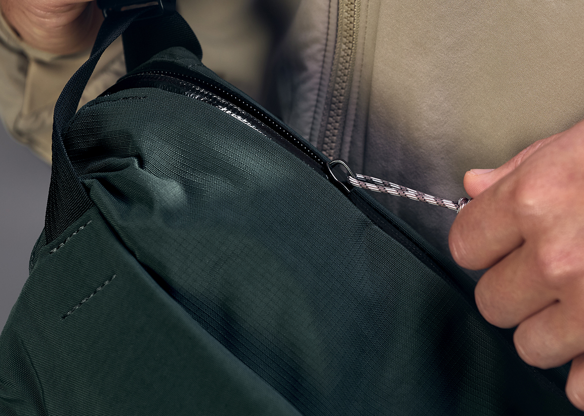Venture Sling 9L | 一日中外で過ごす日に最適な大容量のクロスボディ