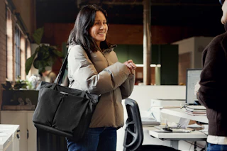 Tokyo Wonder Tote | Organized Work Tote Bag, Laptop Sleeve | Bellroy