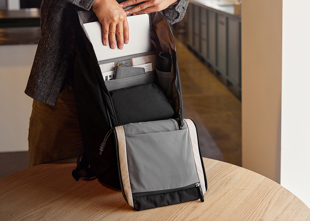 Venture Backpack   幅広いシーンで活躍する使い勝手抜群のバック