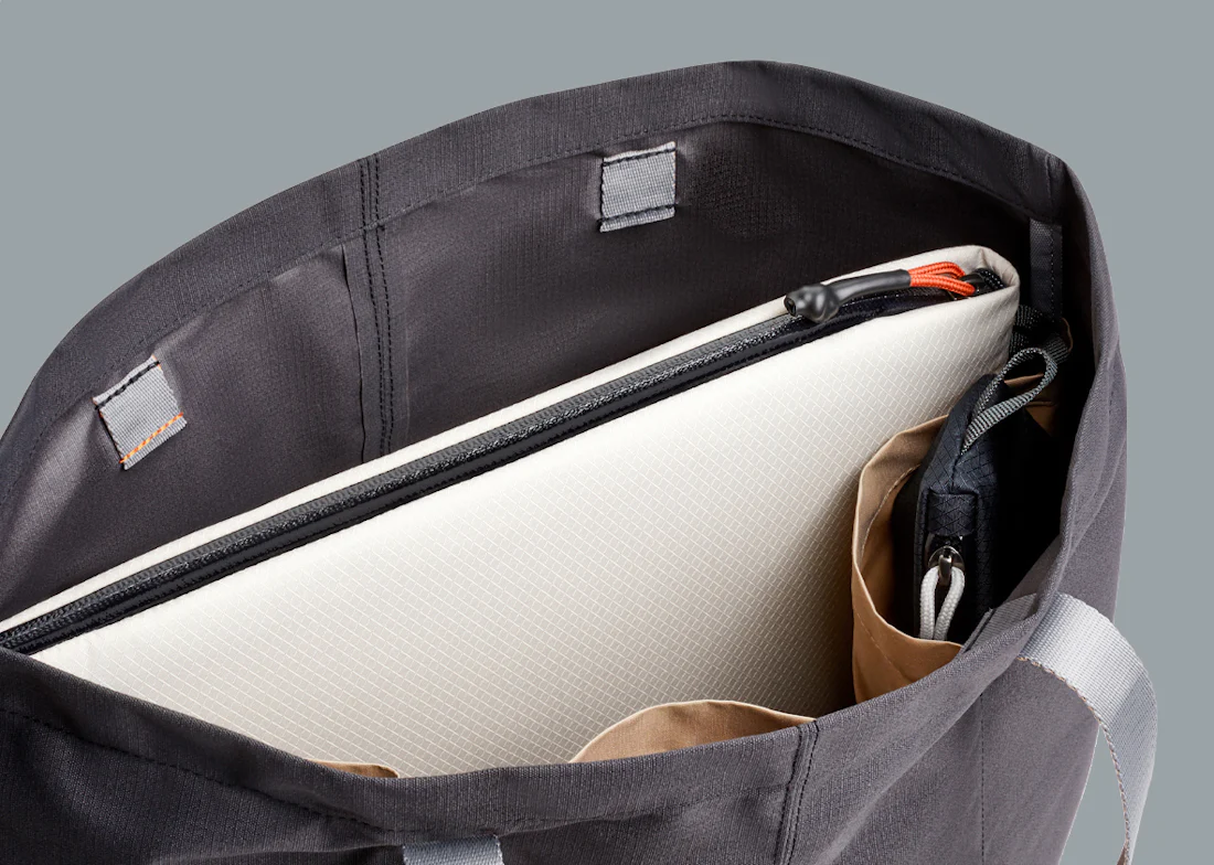 Lite Laptop Sleeve | Lightweight Zip Entry Protective Cover | Bellroy