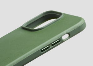 Sleek and slim iPhone case, excess-free design to protect your iPhone