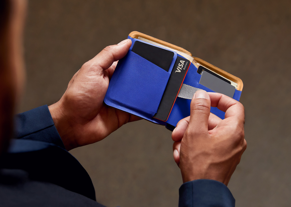 Apex Note Sleeve | 成形レザーを使用した二つ折り財布 | ベルロイ